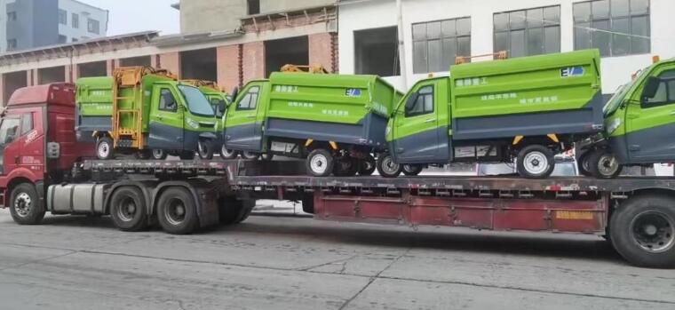 雄獅重工環(huán)衛(wèi)車批量交付信陽市淮濱縣，助力打好攻堅(jiān)戰(zhàn)